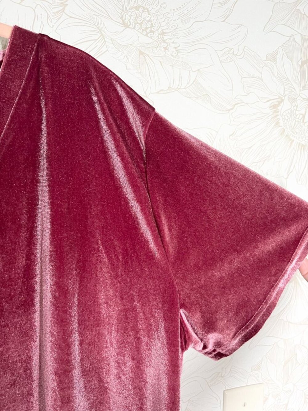 Amaryllis Burgundy Velvet Oversized V-Neck Tunic Top 3X Short Sleeve Stretchy Po - Picture 5 of 6